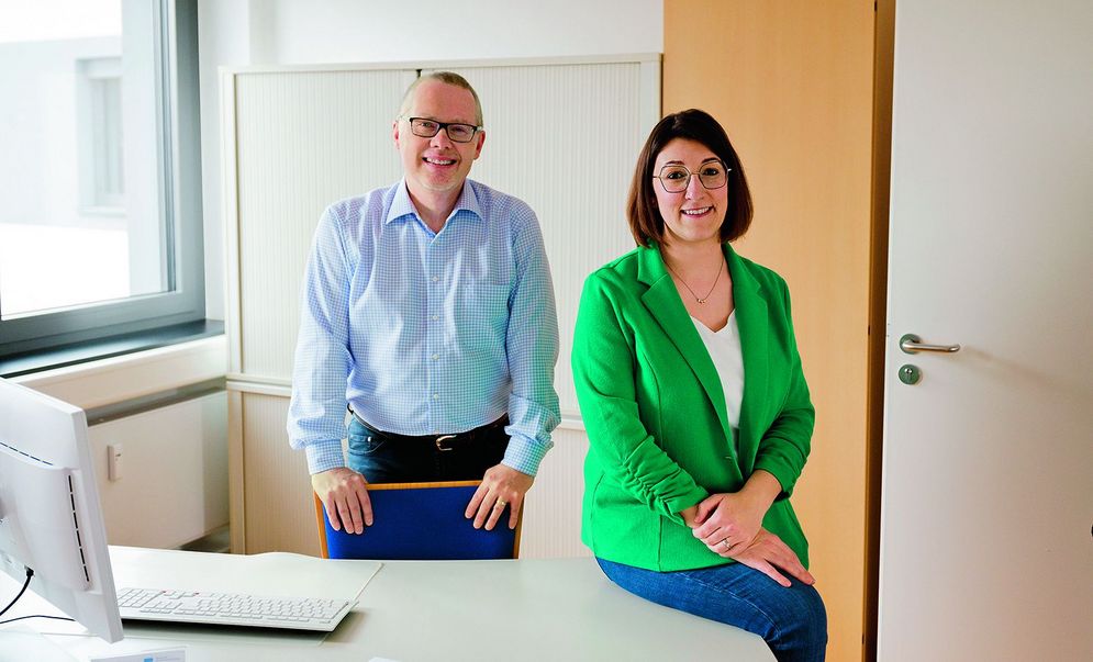 Bernd Keßler und Lisa Zorn von der Auskunftsund Beratungsstelle in Kaiserslautern