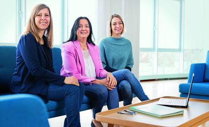 Drei von fast 1.700: Denise Gummel und Constanze Bunten sind Gleichstellungsbeauftragte, Lisa-Marie Eschenbach arbeitet als Online-Kommunikations-managerin (von links).